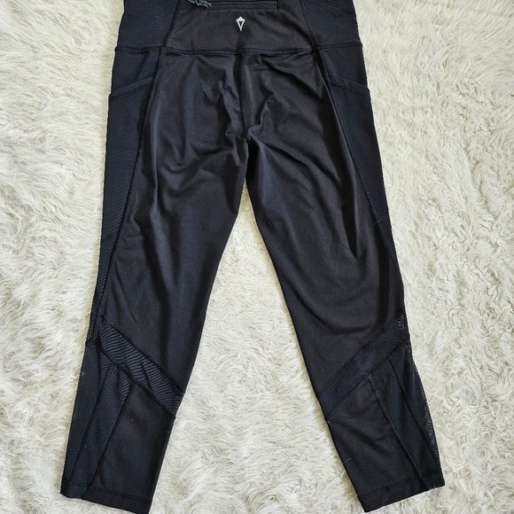 Ivivva by Lululemon Girl's Black Mesh Legs Cropped Legging Pants Size 14 - Picture 2 of 8